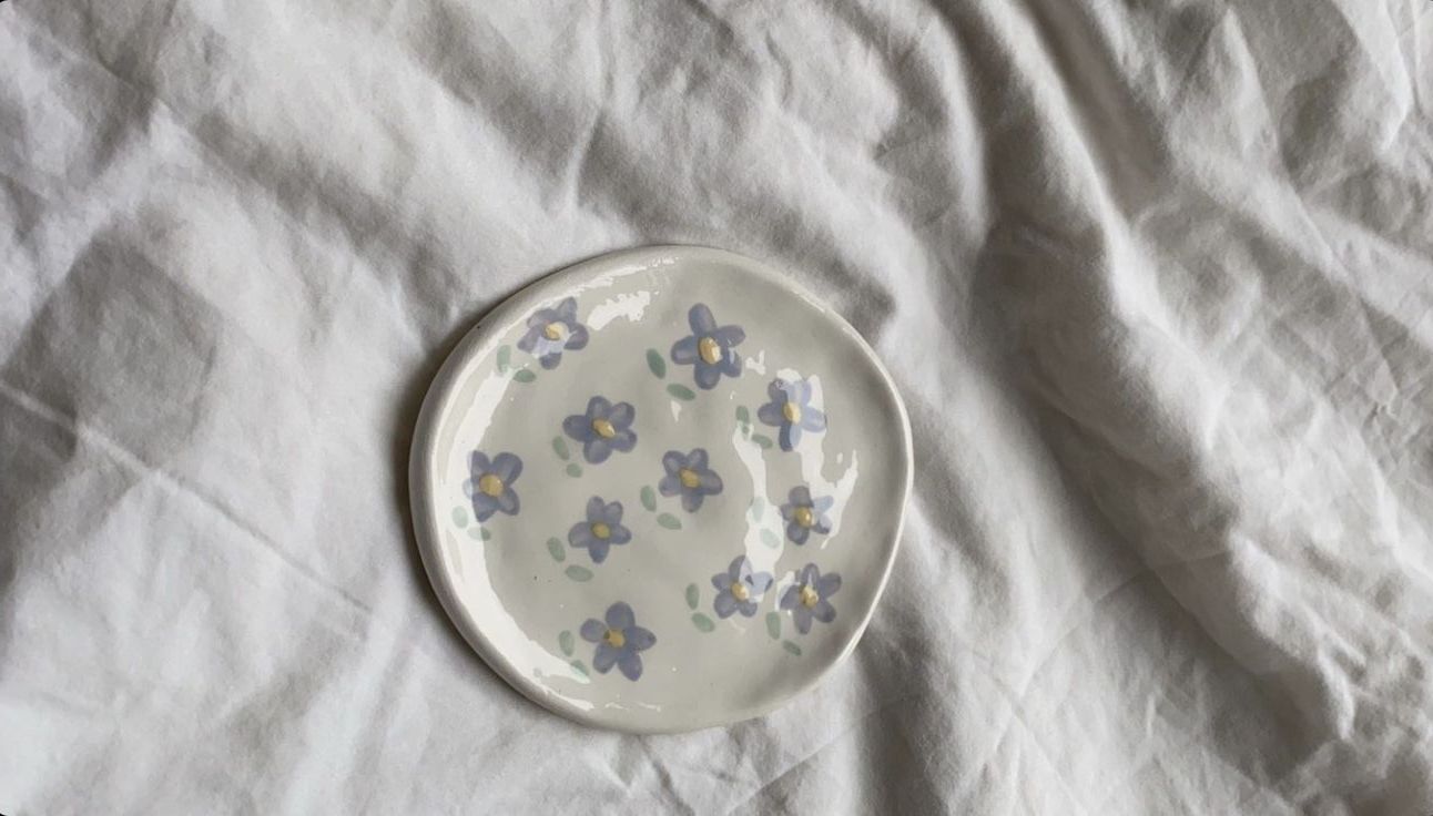 Тарелка с ангобами фото 1